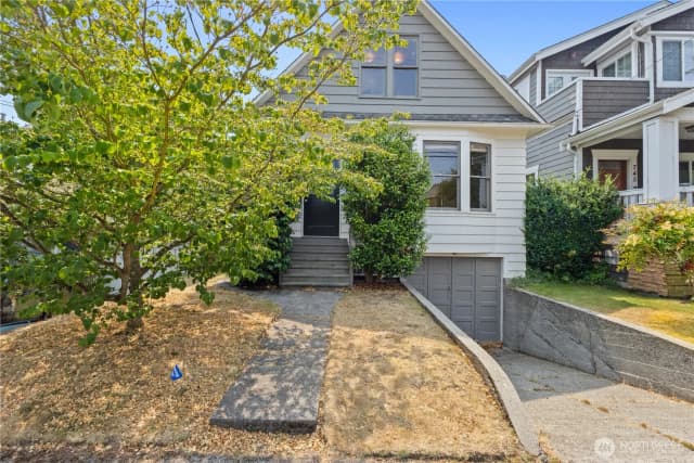 Property photo for 747 N 73rd Street, Seattle photo 4