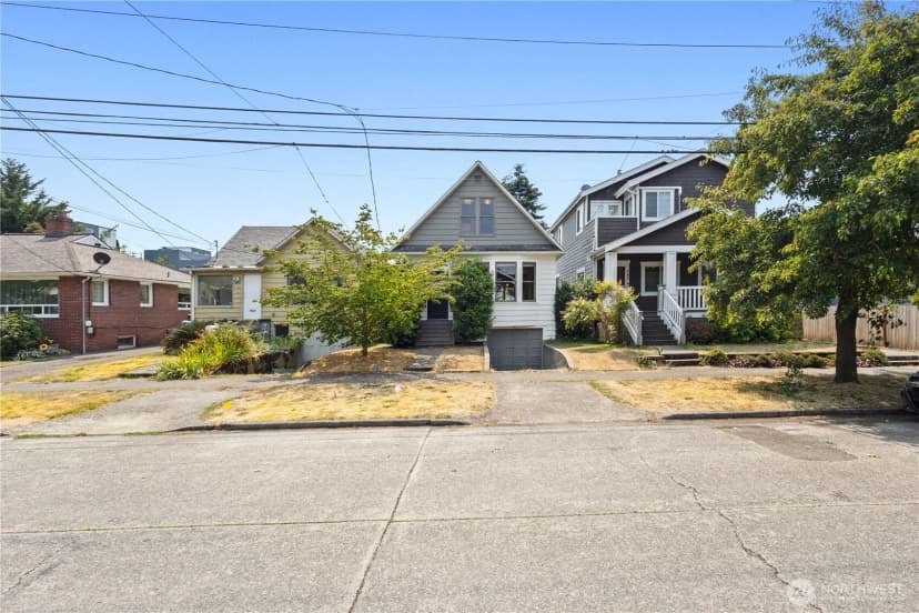 Property photo for 747 N 73rd Street, Seattle photo 3
