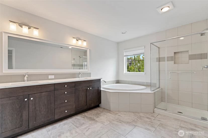 Property photo for 8442 Ne 203rd Place, Bothell photo 22