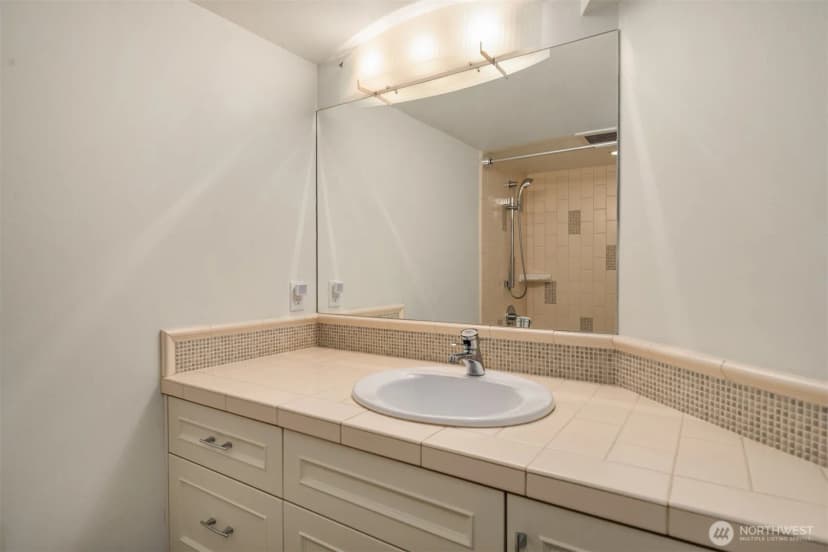 Property photo for 821 4th Street, Kirkland photo 28