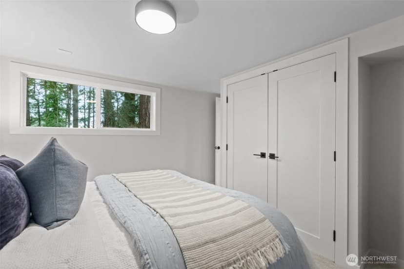 Property photo for 3901 151st Avenue Se, Bellevue photo 28