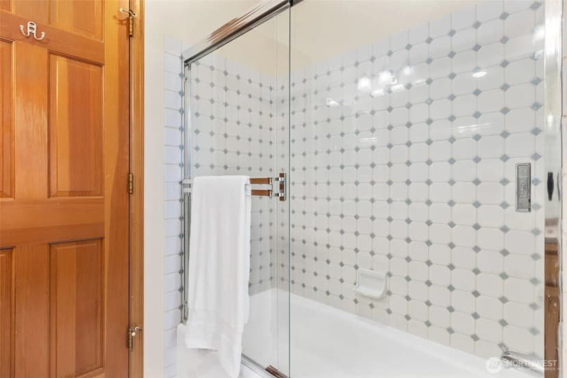 Property photo for 408 Sw 336th Court, Federal Way photo 29