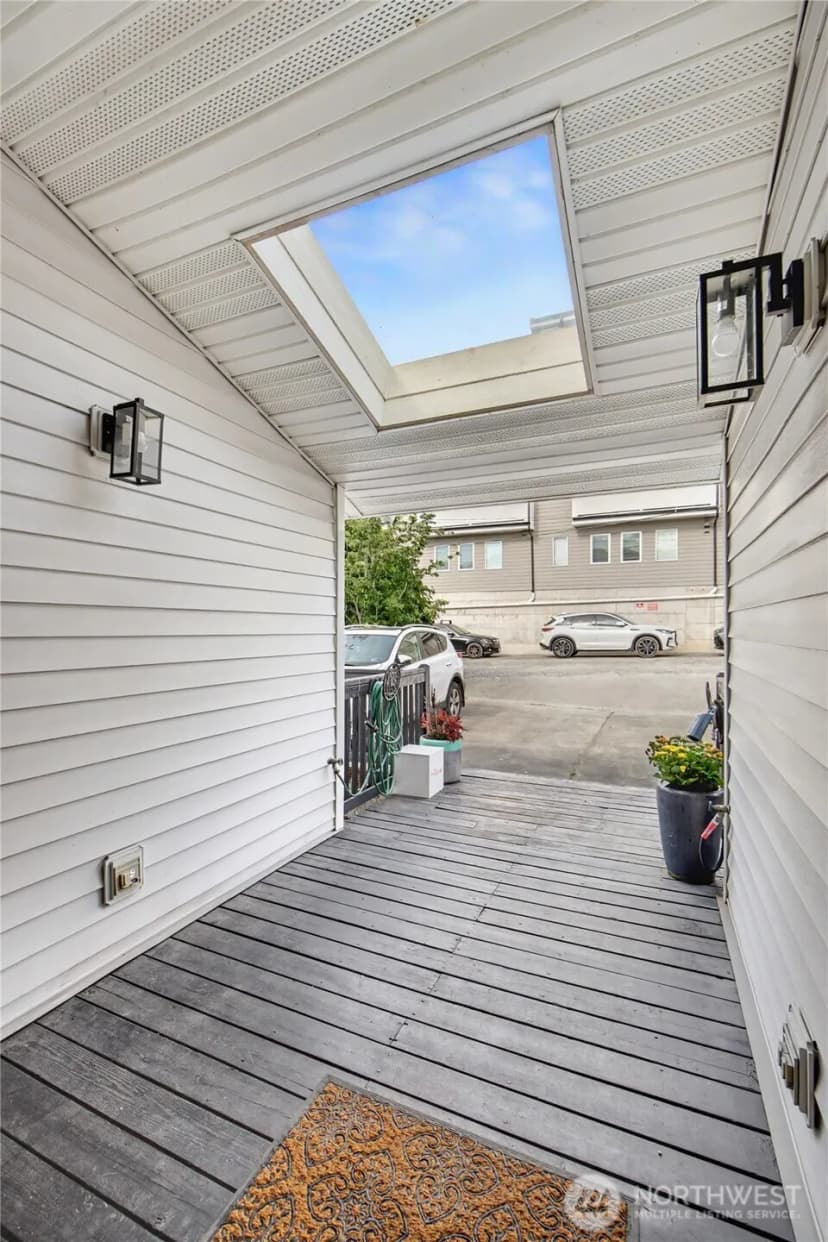 Property photo for 908 Hiawatha Place S #b, Seattle photo 31