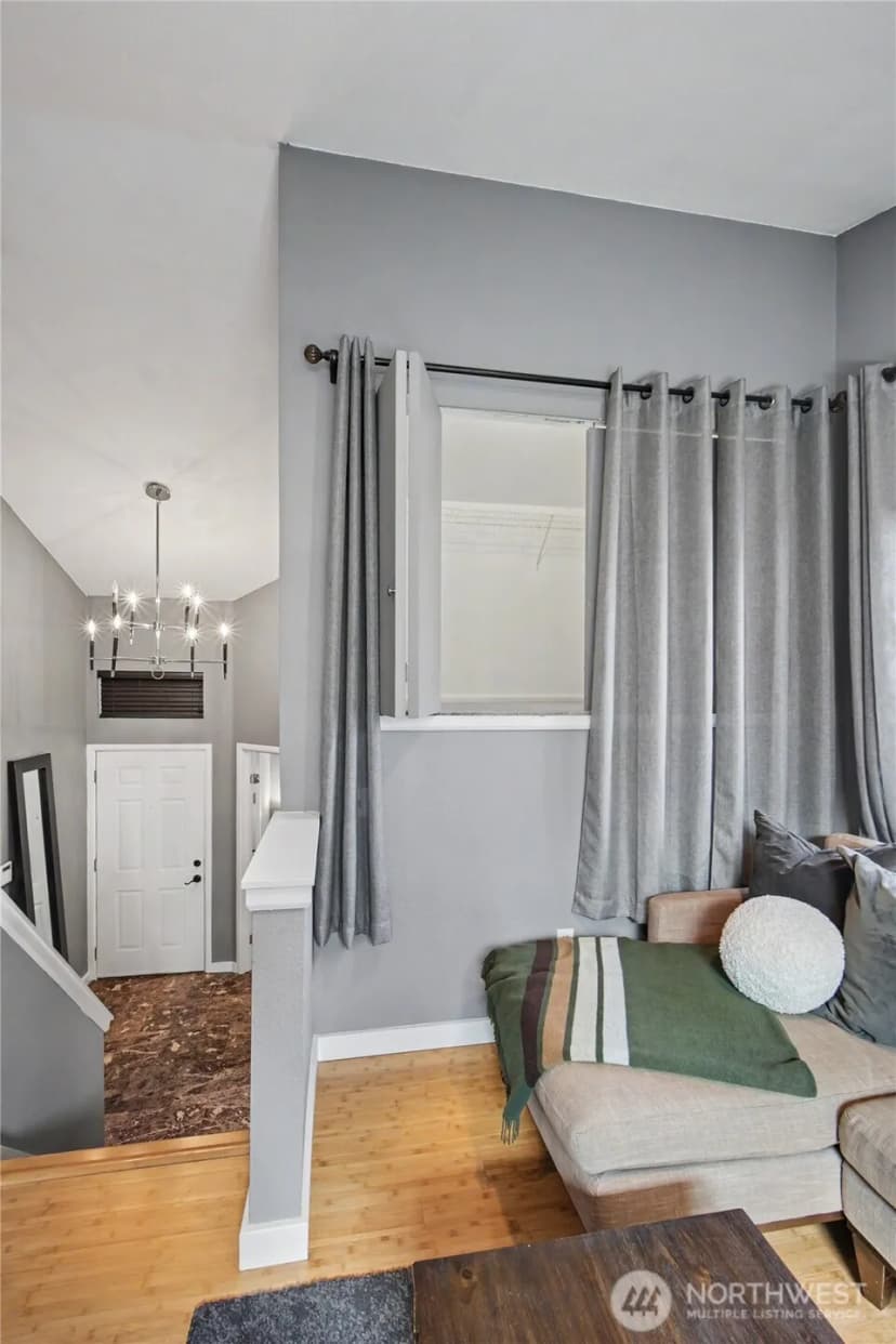 Property photo for 908 Hiawatha Place S #b, Seattle photo 19
