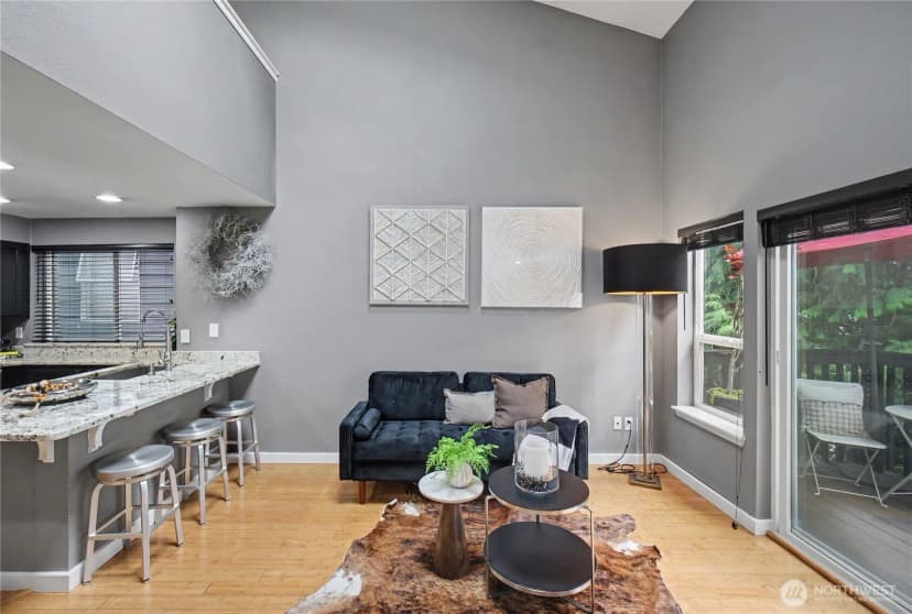 Property photo for 908 Hiawatha Place S #b, Seattle photo 4