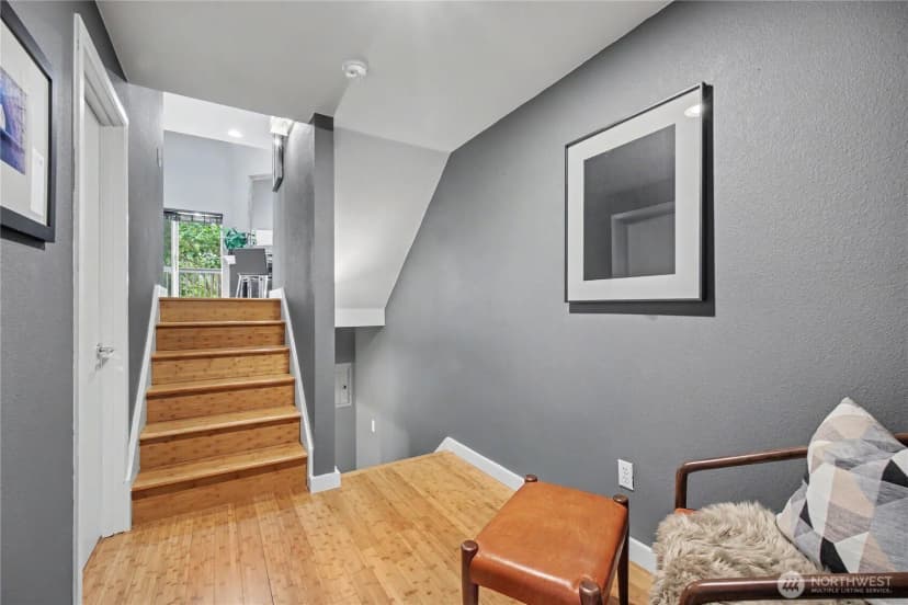 Property photo for 908 Hiawatha Place S #b, Seattle photo 20