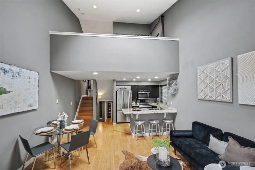 Property photo for 908 Hiawatha Place S #b, Seattle photo 9