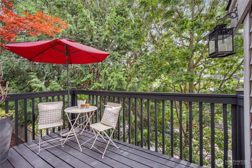 Property photo for 908 Hiawatha Place S #b, Seattle photo 11