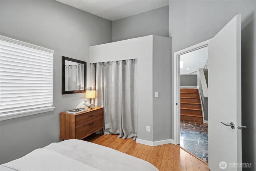 Property photo for 908 Hiawatha Place S #b, Seattle photo 16