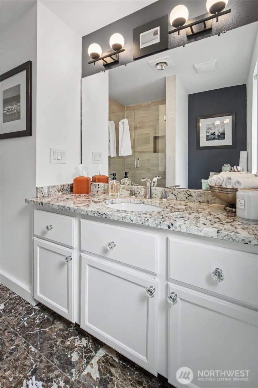 Property photo for 908 Hiawatha Place S #b, Seattle photo 17