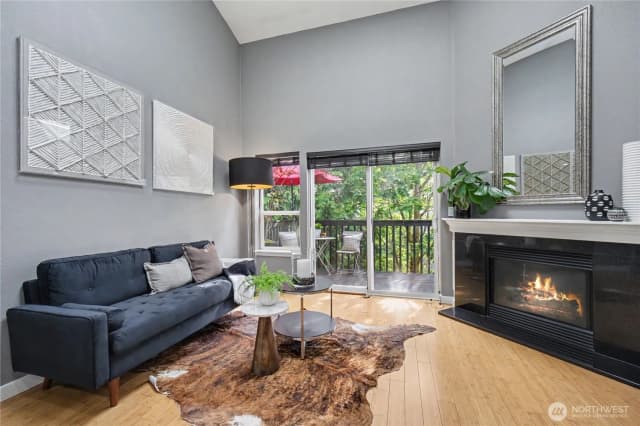 Property photo for 908 Hiawatha Place S #b, Seattle photo 5