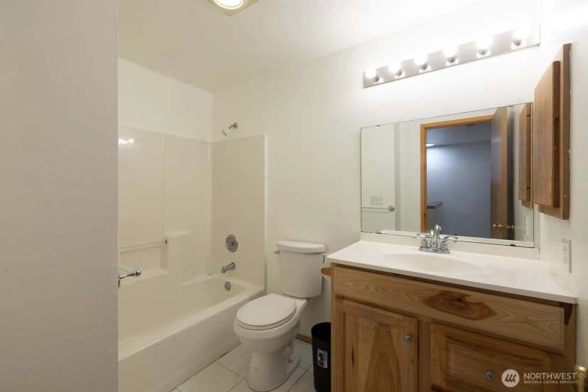 Property photo for 5010 168th Street Sw #e, Lynnwood photo 23