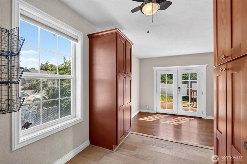 Property photo for 6704 23rd Avenue Sw, Seattle photo 11