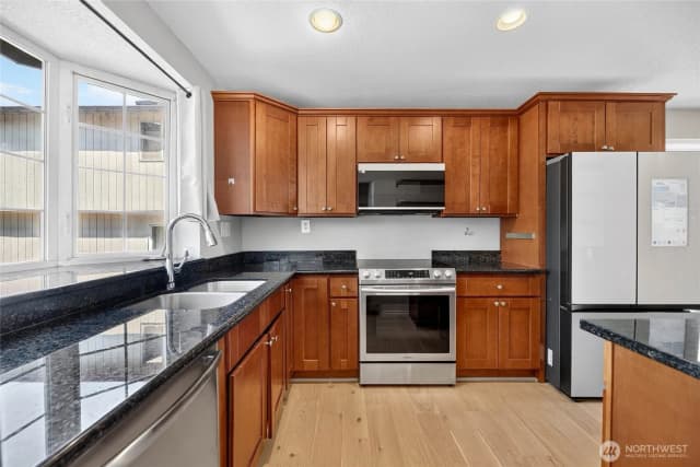 Property photo for 6704 23rd Avenue Sw, Seattle photo 3