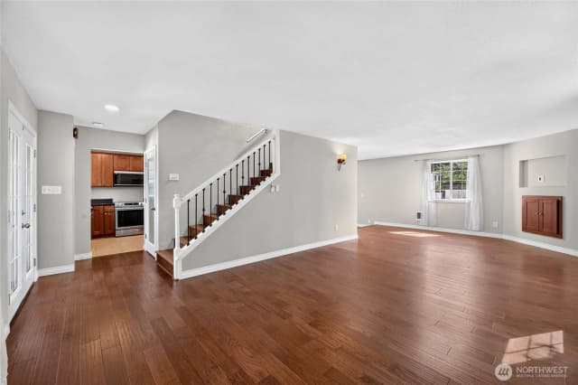 Property photo for 6704 23rd Avenue Sw, Seattle photo 2