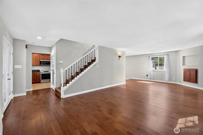 Property photo for 6704 23rd Avenue Sw, Seattle photo 2
