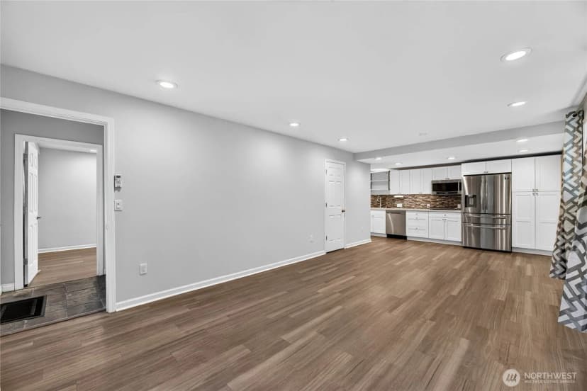 Property photo for 6704 23rd Avenue Sw, Seattle photo 20