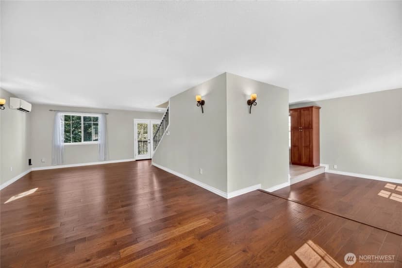 Property photo for 6704 23rd Avenue Sw, Seattle photo 8