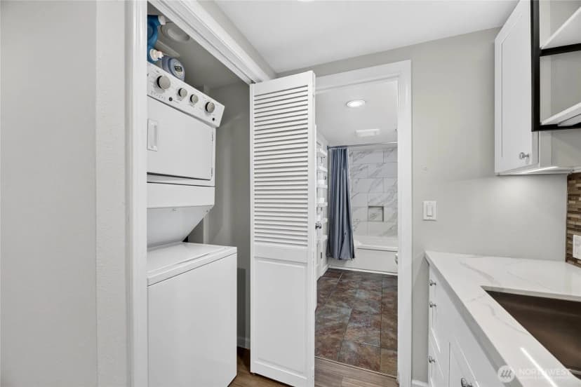 Property photo for 6704 23rd Avenue Sw, Seattle photo 22