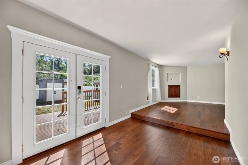 Property photo for 6704 23rd Avenue Sw, Seattle photo 9