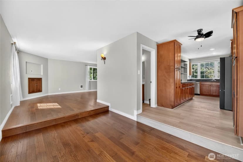 Property photo for 6704 23rd Avenue Sw, Seattle photo 7