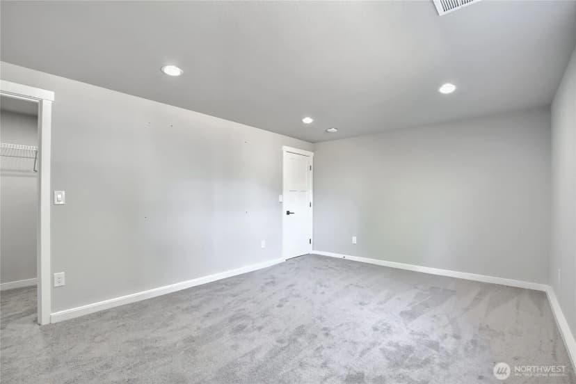 Property photo for 2025 Edmonds Avenue Ne, Renton photo 23