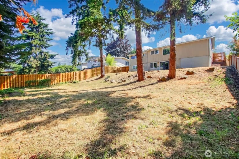 Property photo for 2025 Edmonds Avenue Ne, Renton photo 31