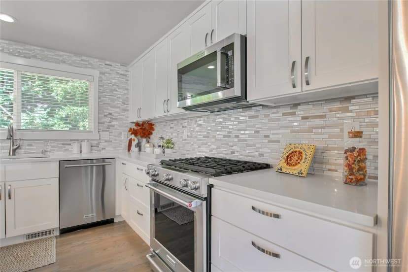 Property photo for 2025 Edmonds Avenue Ne, Renton photo 12