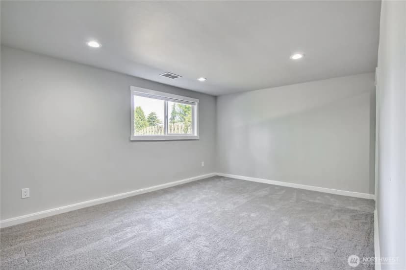 Property photo for 2025 Edmonds Avenue Ne, Renton photo 22