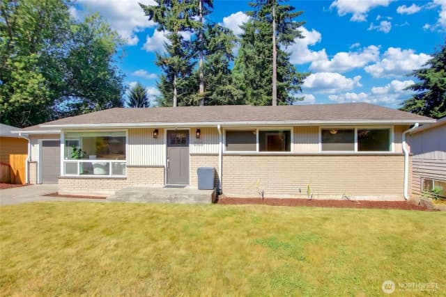 Property photo for 2025 Edmonds Avenue Ne, Renton photo 2