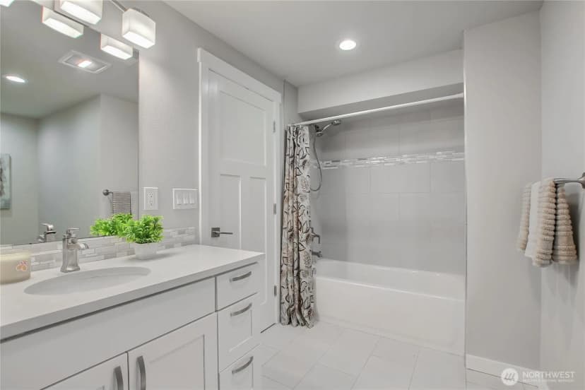 Property photo for 2025 Edmonds Avenue Ne, Renton photo 26