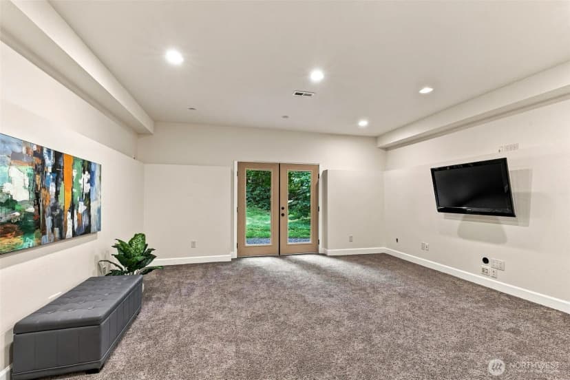 Property photo for 14924 258 Avenue Se, Issaquah photo 28