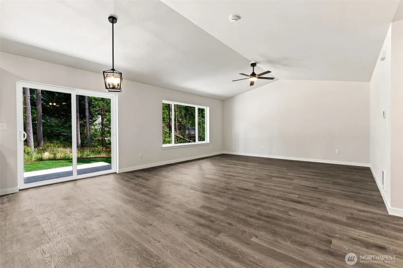 Property photo for 18042 Highland Court Se, Yelm photo 9