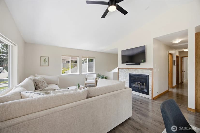 Property photo for 4215 Northridge Way, Bellingham photo 10