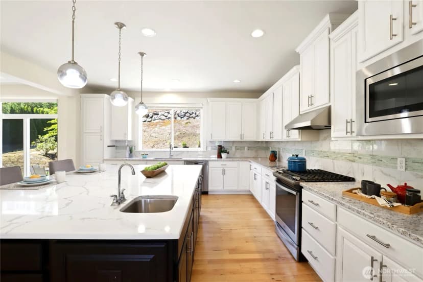 Property photo for 10922 Ne 194th Drive, Bothell photo 8
