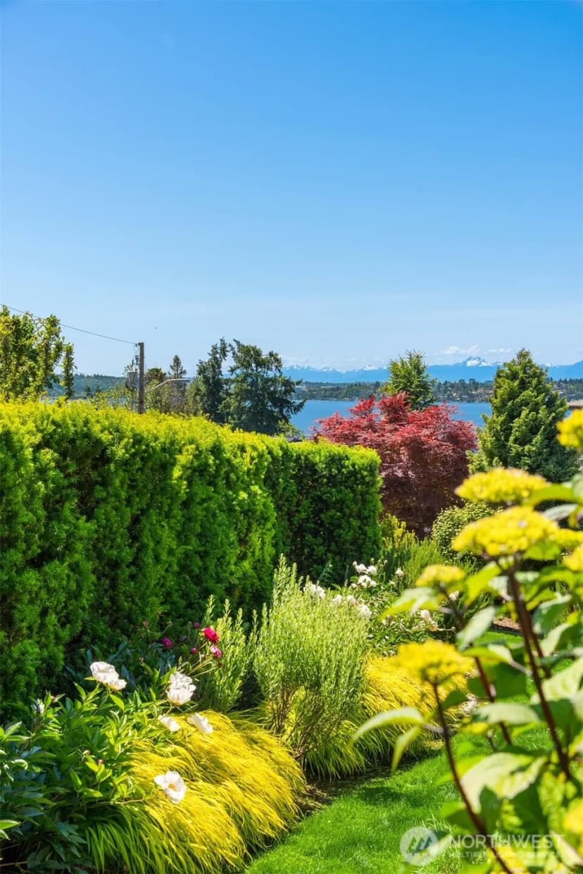 Property photo for 10410 Ne 58th Street, Kirkland photo 39