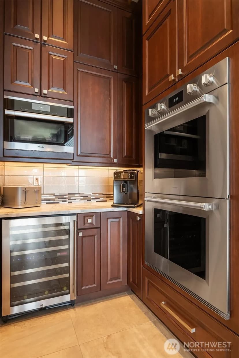 Property photo for 10410 Ne 58th Street, Kirkland photo 15