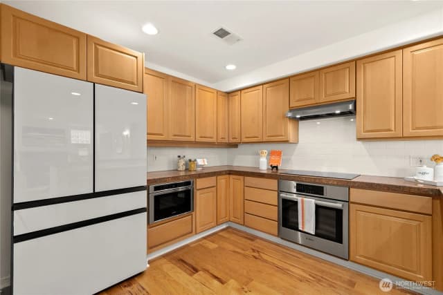 Property photo for 225 4th Avenue #a309, Kirkland photo 3