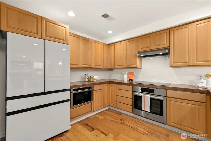 Property photo for 225 4th Avenue #a309, Kirkland photo 3