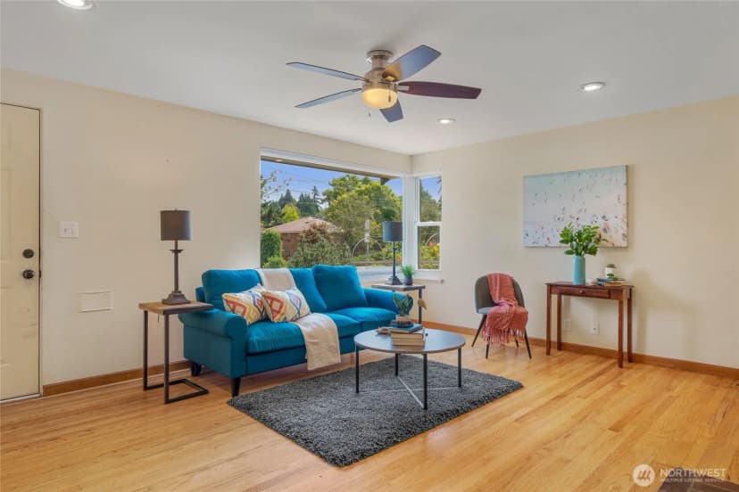 Property photo for 7025 25th Avenue Ne, Seattle photo 3