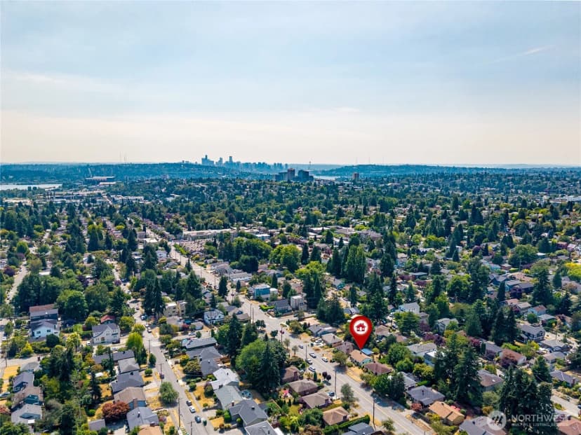 Property photo for 7025 25th Avenue Ne, Seattle photo 26
