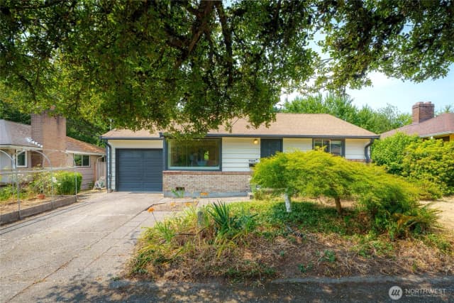Property photo for 7025 25th Avenue Ne, Seattle, WA 98115