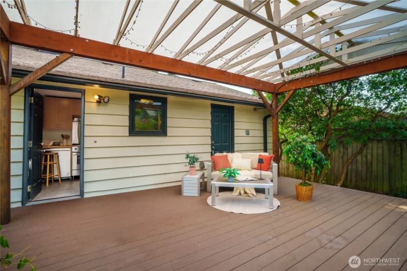 Property photo for 7025 25th Avenue Ne, Seattle photo 17