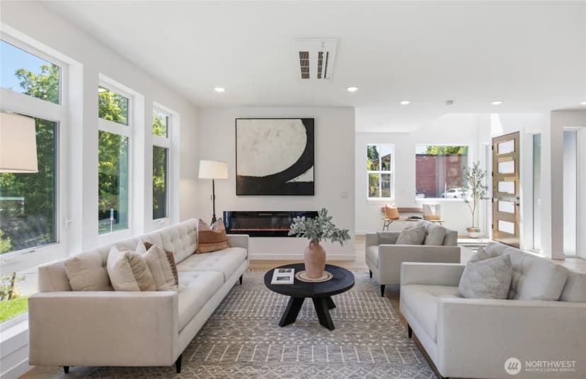 Property photo for 5720 Ne 65th Street, Seattle