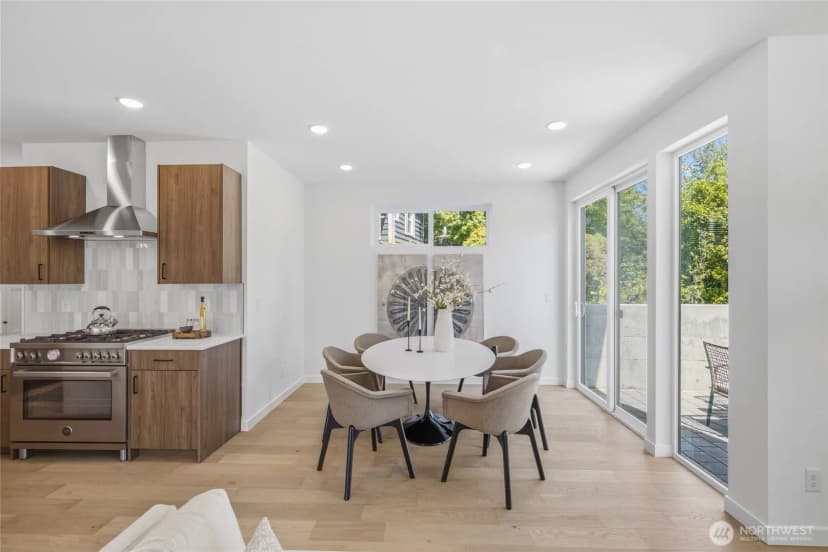 Property photo for 5720 Ne 65th Street, Seattle photo 11