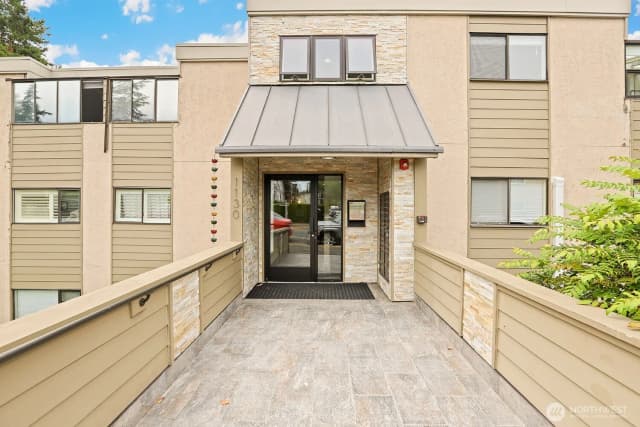 Property photo for 1130 5th Avenue S #201, Edmonds photo 3