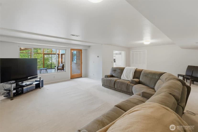 Property photo for 6607 Crimson Sky Loop Nw, Seabeck photo 18