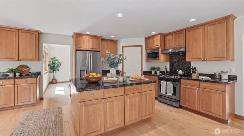Property photo for 324 Quincy Avenue Ne, Renton photo 7