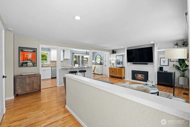 Property photo for 12610 Se 73rd Place, Newcastle photo 3