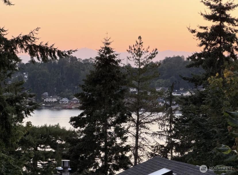 Property photo for 10830 Lake View Drive, Lake Stevens photo 40